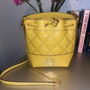 Tory Burch- Willa Mini Drawstring Bucket Shoulder Bag Golden Sunset